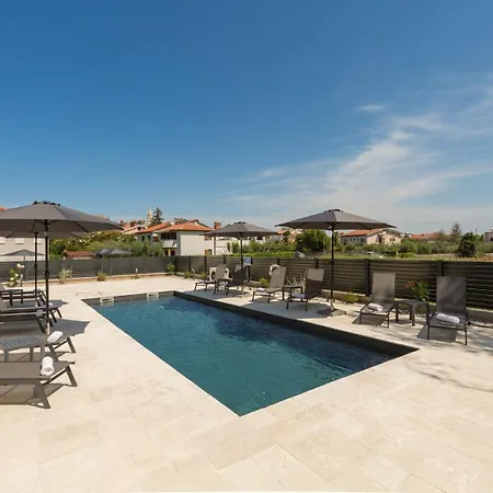 Matic I With Balcony And Shared Pool Funtana