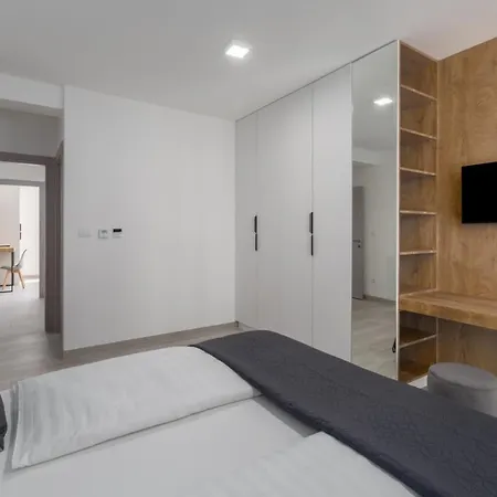 Matic I With Balcony And Shared Pool Funtana