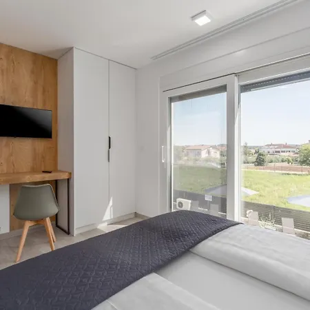 Matic I With Balcony And Shared Pool Apartment