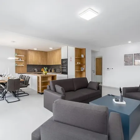 Matic I With Balcony And Shared Pool * Funtana