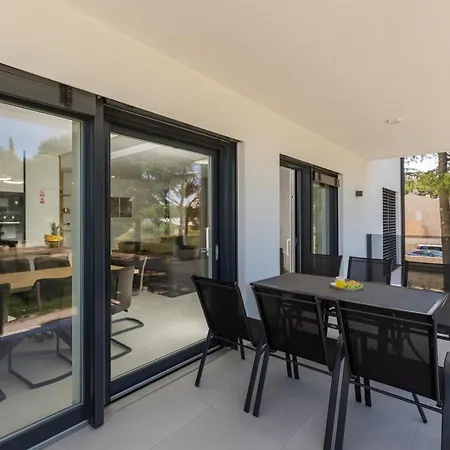 Matic I With Balcony And Shared Pool Apartment Funtana