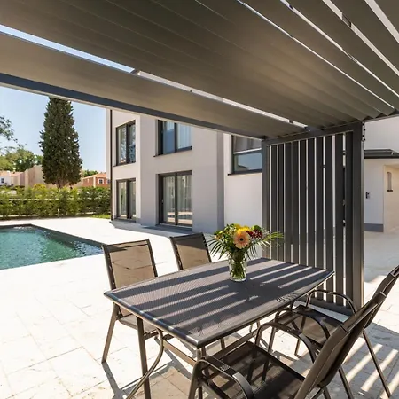 Matic I With Balcony And Shared Pool Apartment