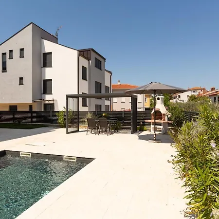 Apartment Matic I With Balcony And Shared Pool Funtana