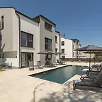 Matic I With Balcony And Shared Pool Apartman