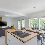 Apartman Matic I With Balcony And Shared Pool *