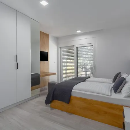 Matic I With Balcony And Shared Pool
