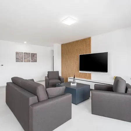Matic I With Balcony And Shared Pool *
