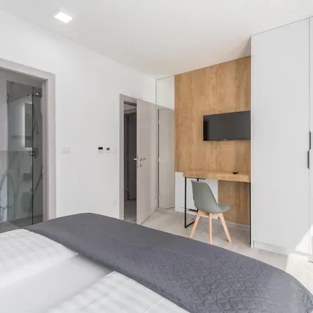 Matic I With Balcony And Shared Pool * Funtana