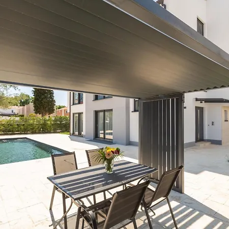 Matic I With Balcony And Shared Pool