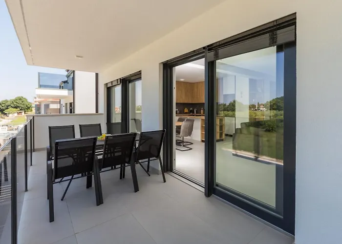 Apartamento Matic I With Balcony And Shared Pool Funtana
